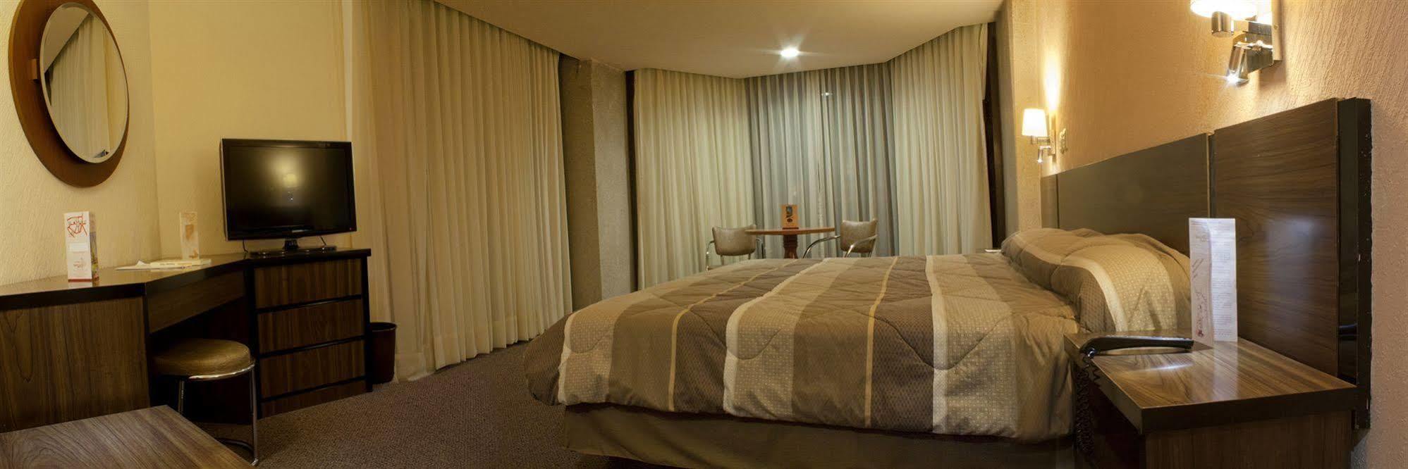 Hotel Real Plaza San Luis Potosí Eksteriør billede